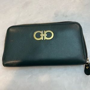 Salvatore Ferragamo Gancini long wallet - with gold zipper